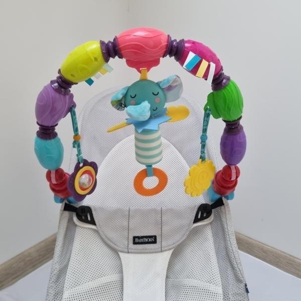 Univerzální hračka na lehátko BabyBjörn – Slon