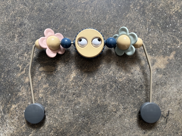 Hračka na lehátko BabyBjörn - očička Googly eyes - plastová, hrající, pastelové barvy